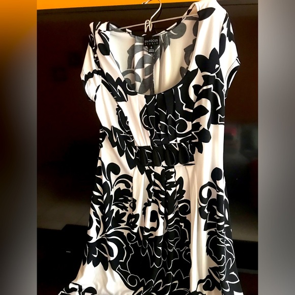 Classy En Focus size 8 dress ENFOCUS DRESS EN FOCUS SIZE 8 black white dress - Picture 2 of 7